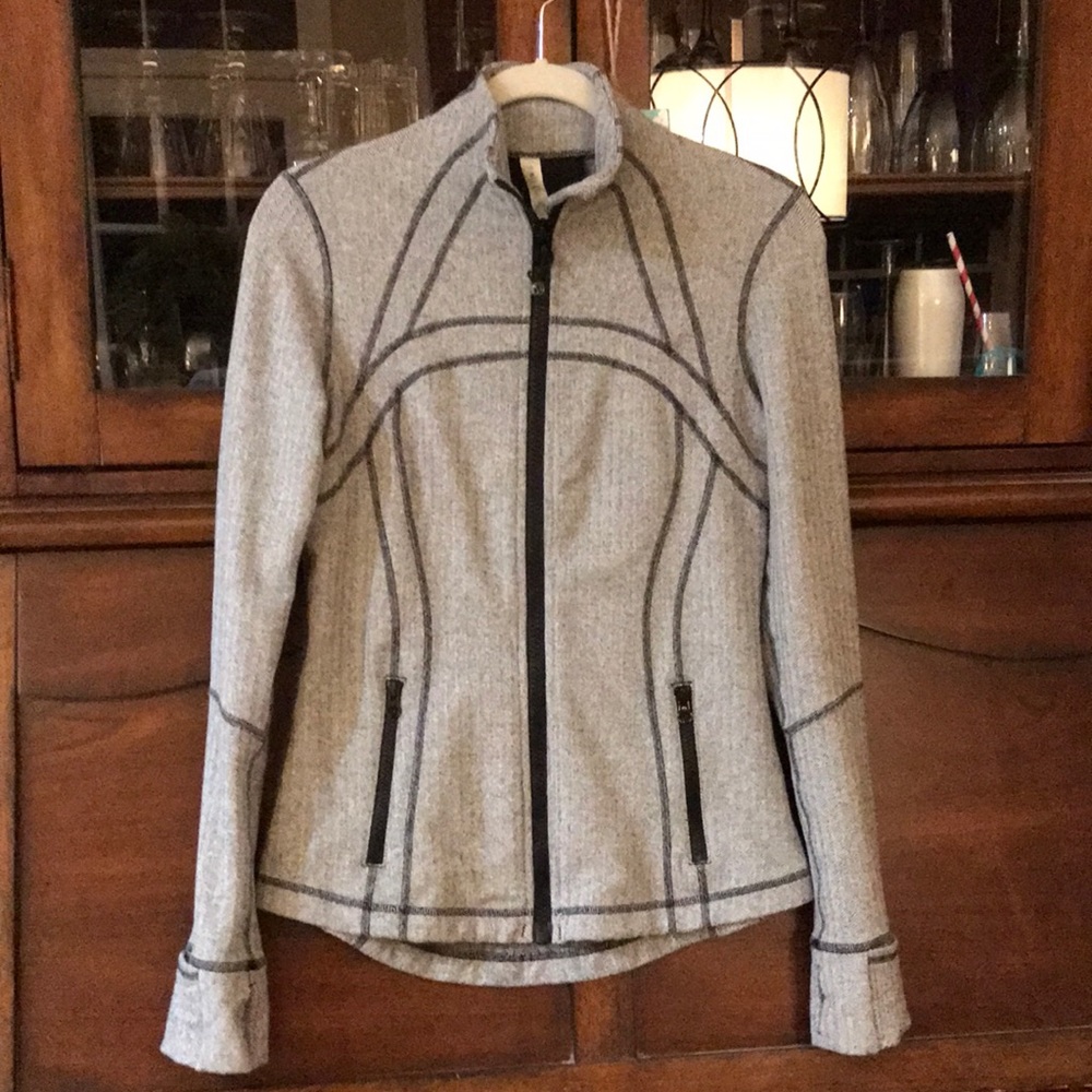 Lululemon size 10 power jacket